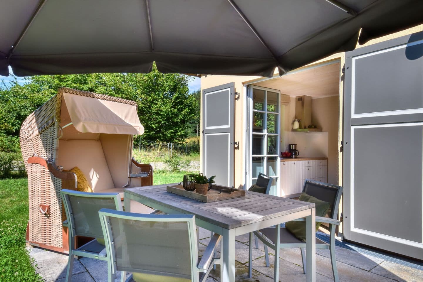 Ferienhaus Inselliebe 02 Feriendorf Klein Stresow Rügen in Klein Stresow – Terrasse