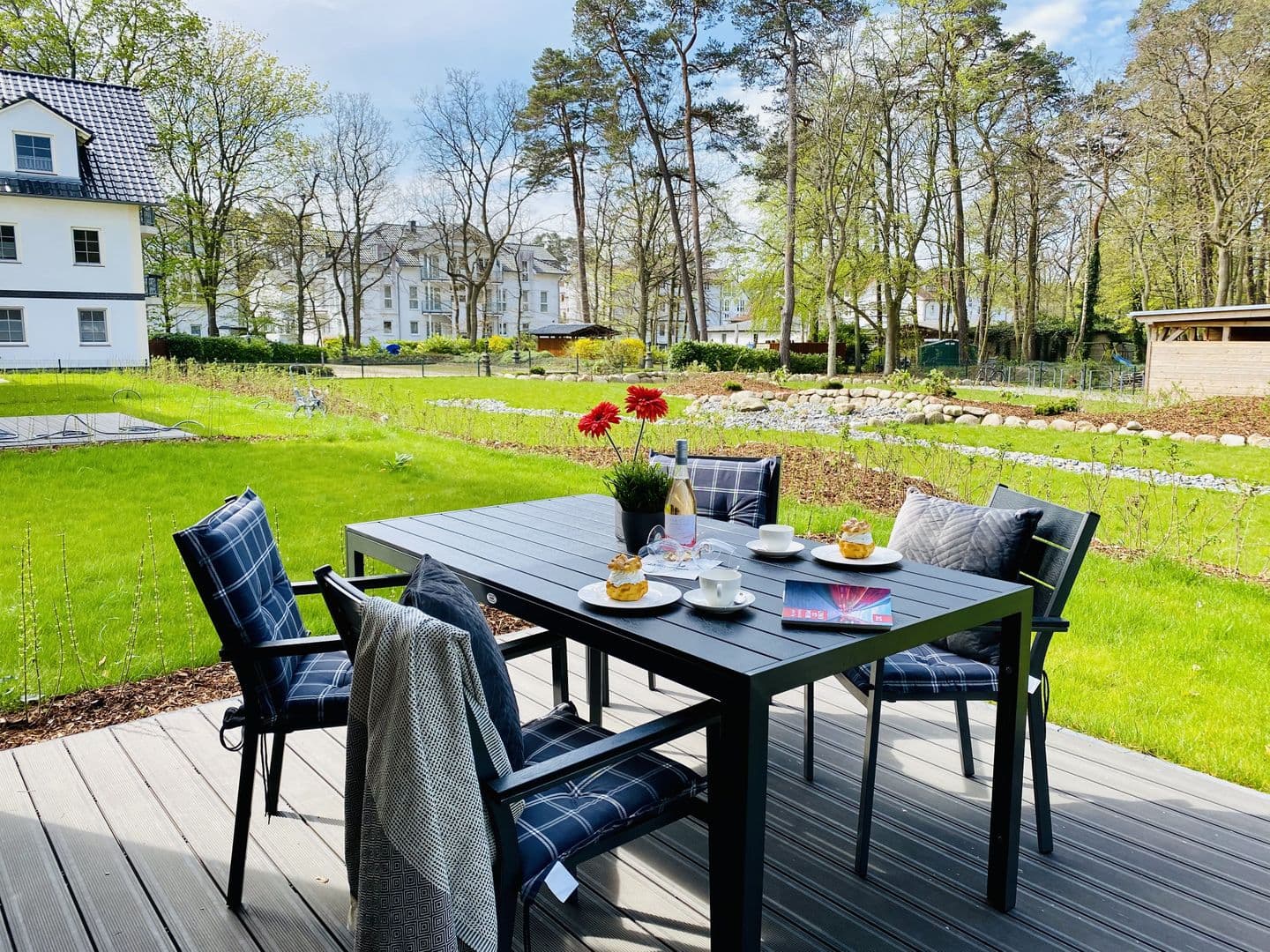 Ferienwohnung Auszeit 14 in den Parkvillen Carlota und Candela Baabe in Baabe – Terrasse