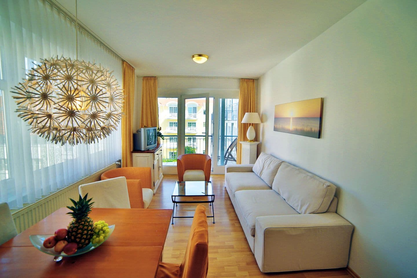 Ferienwohnung Binzer Strandgut 36 im Haus Jahreszeiten Binz in Binz – Wohnzimmer