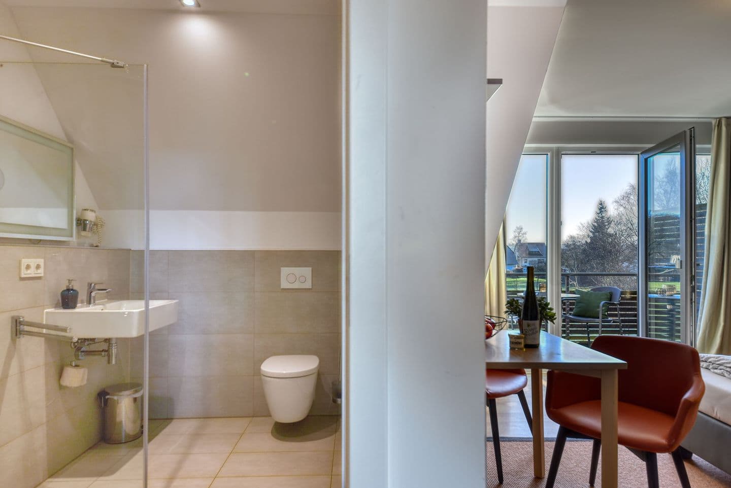 Ferienwohnung Fischadler 34: Studio mit Balkon im Wreecher Idyll auf Rügen in Wreechen – Wohnzimmer