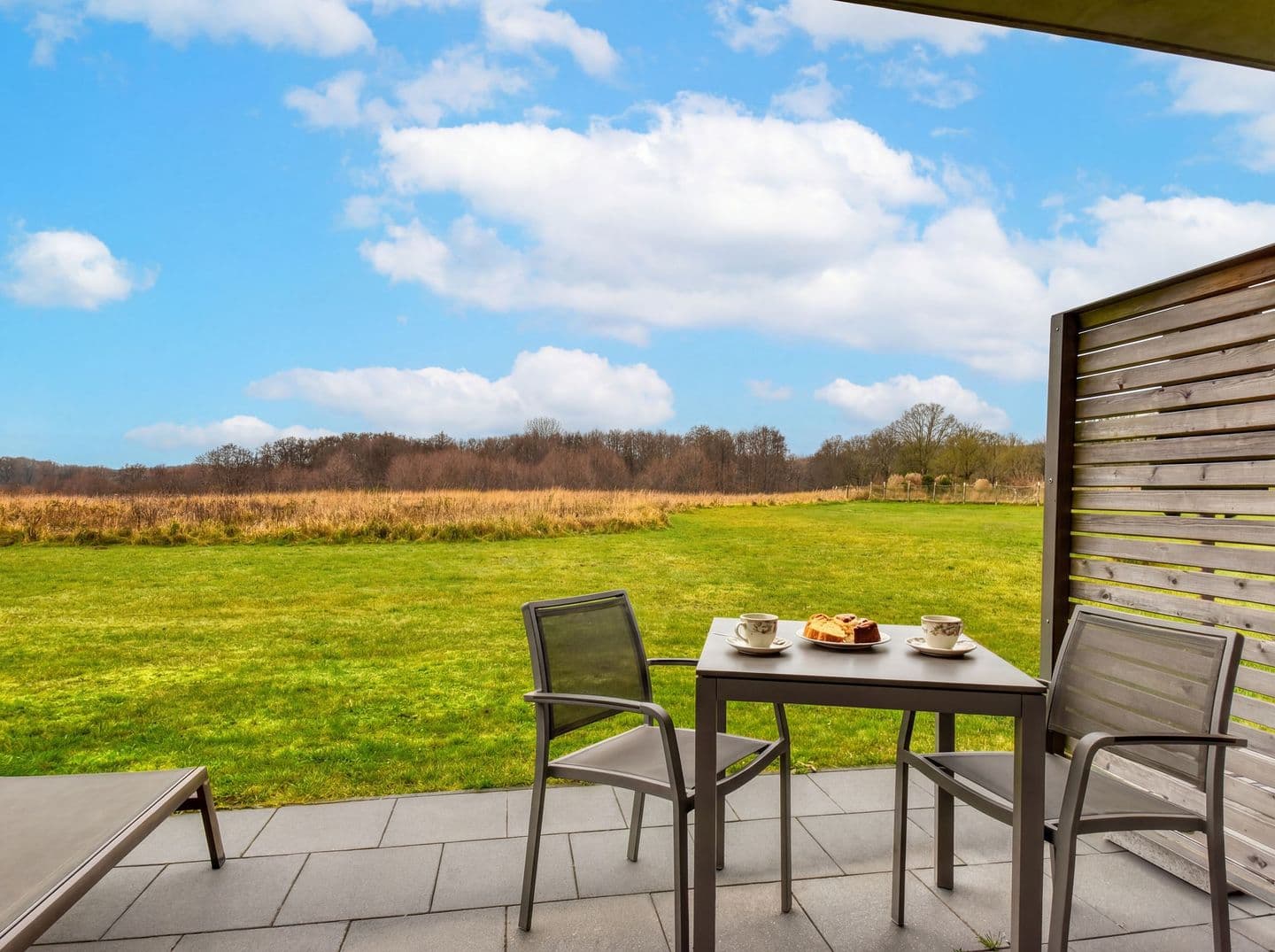 Ferienwohnung Graureiher 18 im Wreecher Idyll Rügen in Wreechen – Terrasse