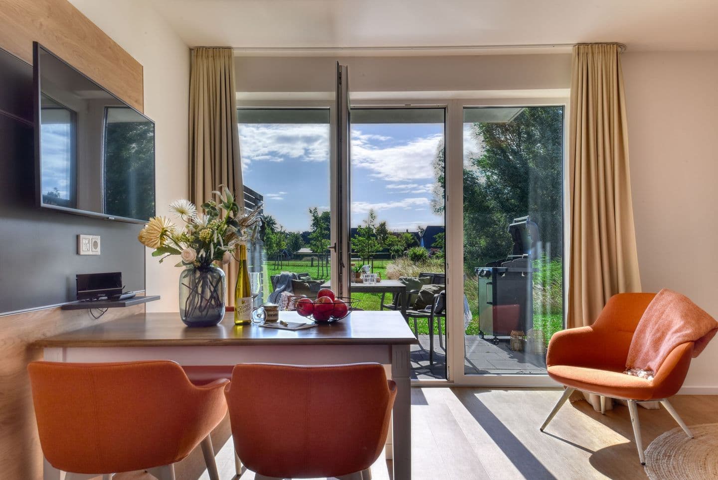 Ferienwohnung Haubentaucher 25 im Wreecher Idyll Rügen in Wreechen – Wohnzimmer