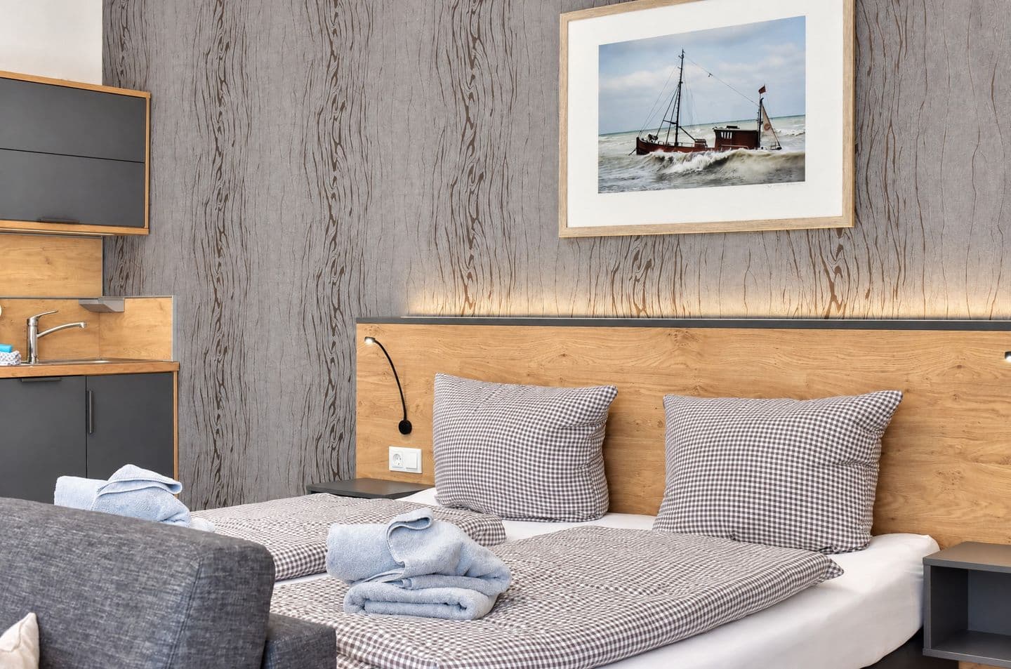 Ferienwohnung Kiebitz 16 im Wreecher Idyll Rügen in Wreechen – Wohnzimmer