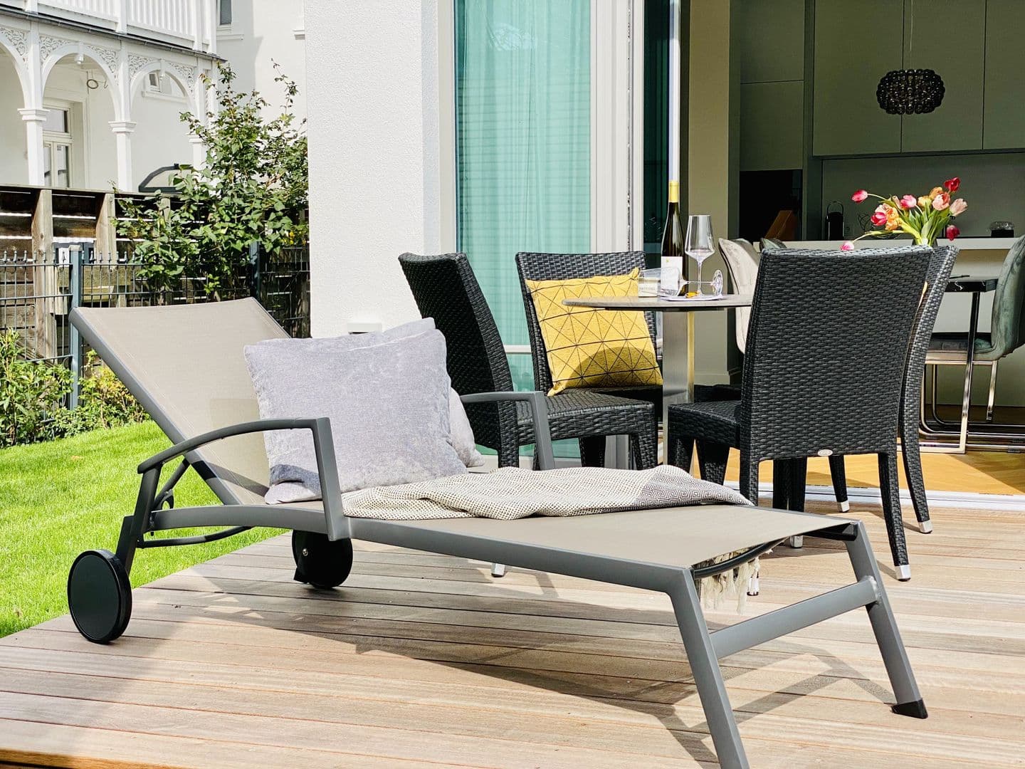 Ferienwohnung Luxus Sonnensuite in der Strandvilla Charlotte Binz in Binz – Terrasse