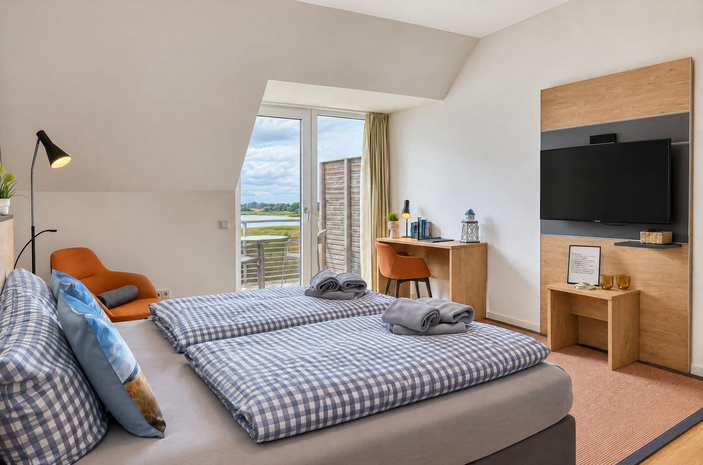 Ferienwohnung Mauersegler 14 im Wreecher Idyll Rügen in Wreechen – Wohnzimmer