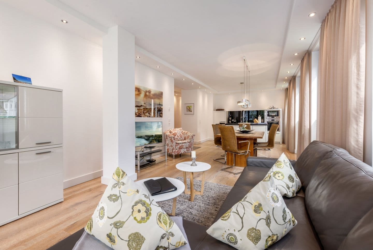 Ferienwohnung Nachtigall 13 in Villa Augustine Binz in Binz – Wohnzimmer