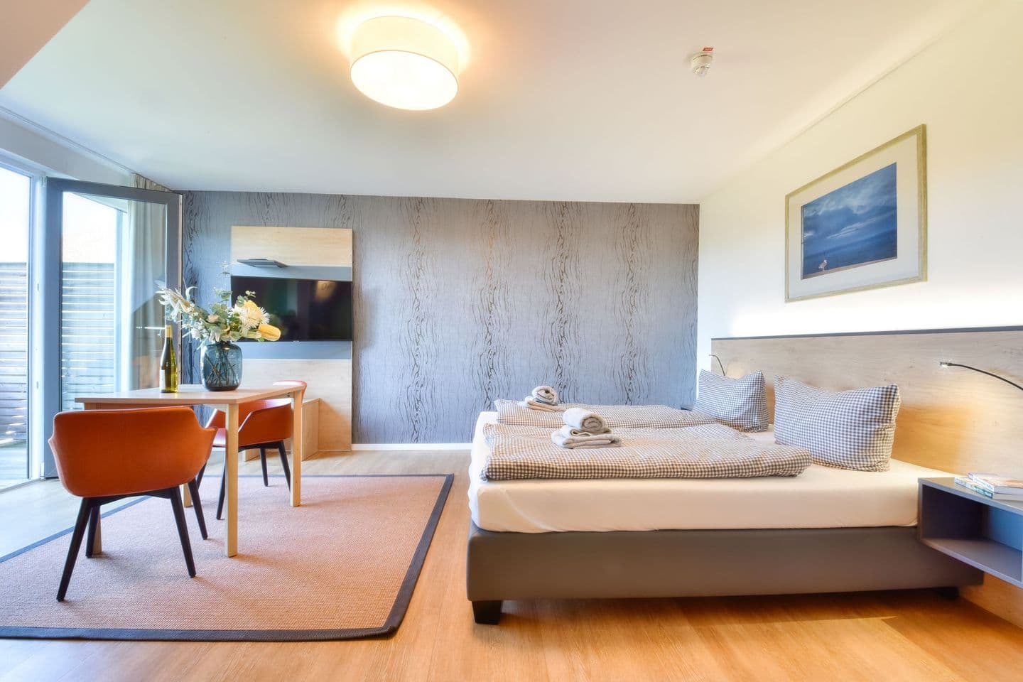 Ferienwohnung Rotkehlchen 40 im Wreecher Idyll Rügen in Wreechen – Wohnzimmer