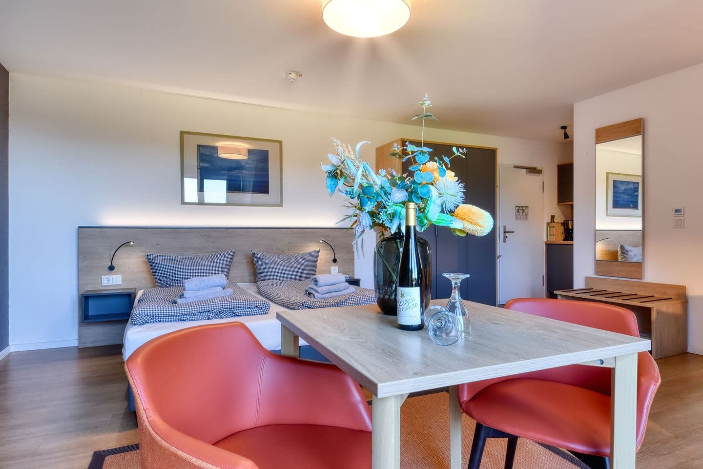 Ferienwohnung Rotkehlchen 40 im Wreecher Idyll Rügen in Wreechen – Wohnzimmer