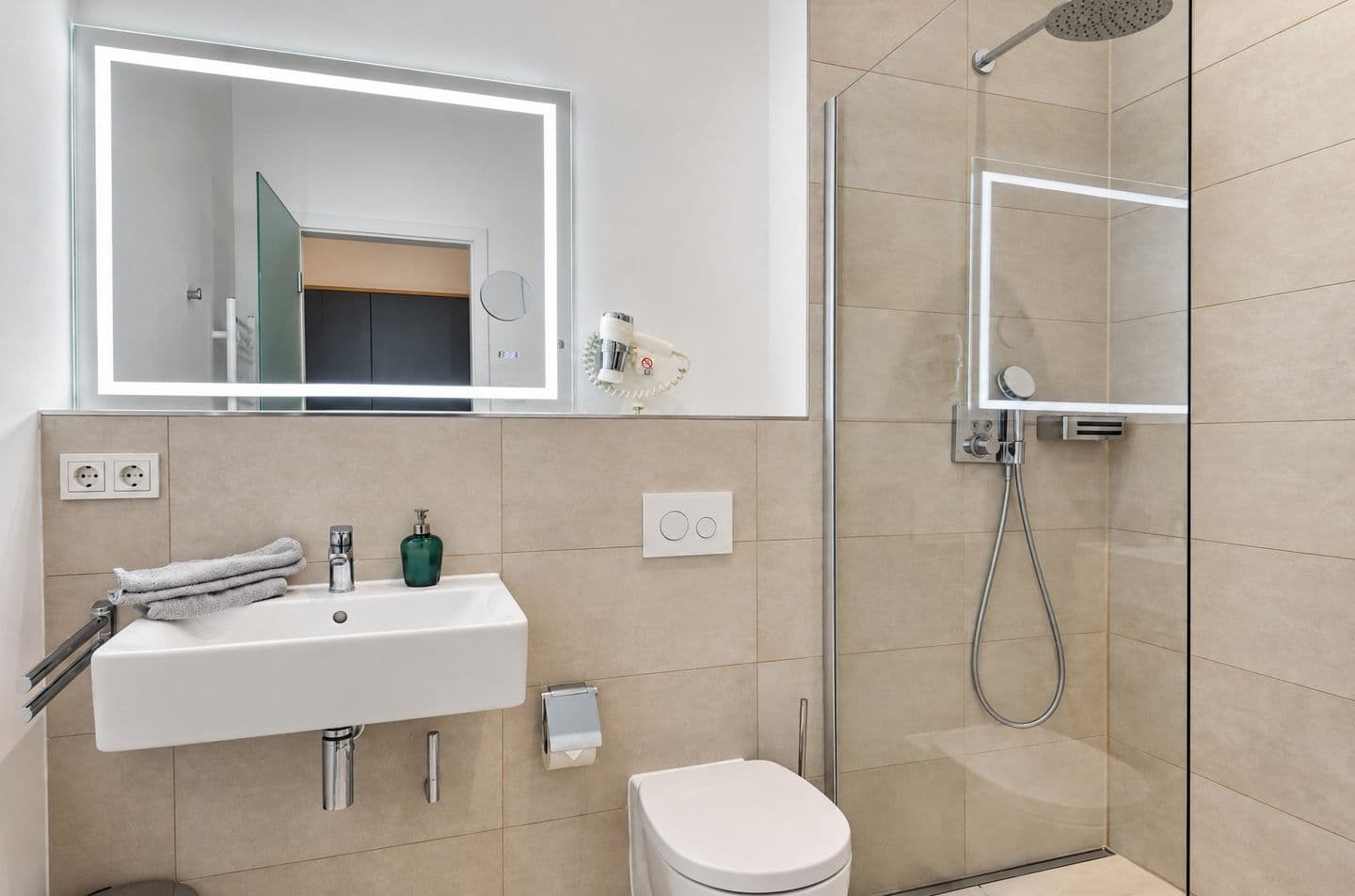 Ferienwohnung Seeschwalbe 12 im Wreecher Idyll Rügen in Wreechen – Badezimmer