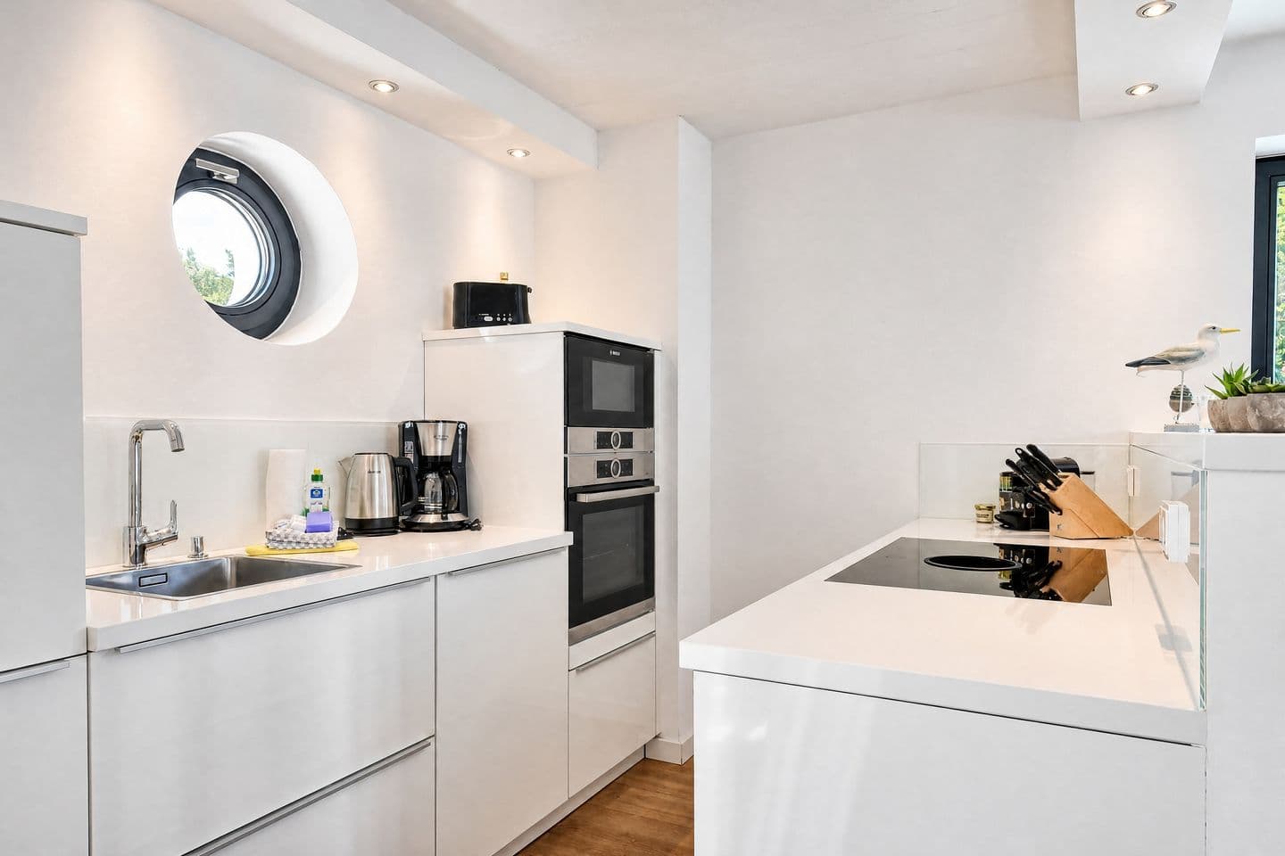 Ferienwohnung Sonnenloft 14 mit eigenem Kamin, Sauna, Strandkorb am Strand und Pool im Haus Düne 7 Prora in Prora – Küche