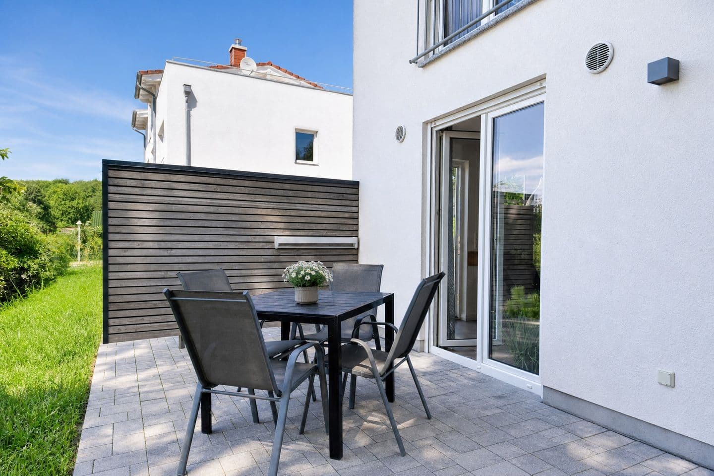 Ferienwohnung Steuerbord 2 im Haus Quartier Sellin in Sellin – Terrasse