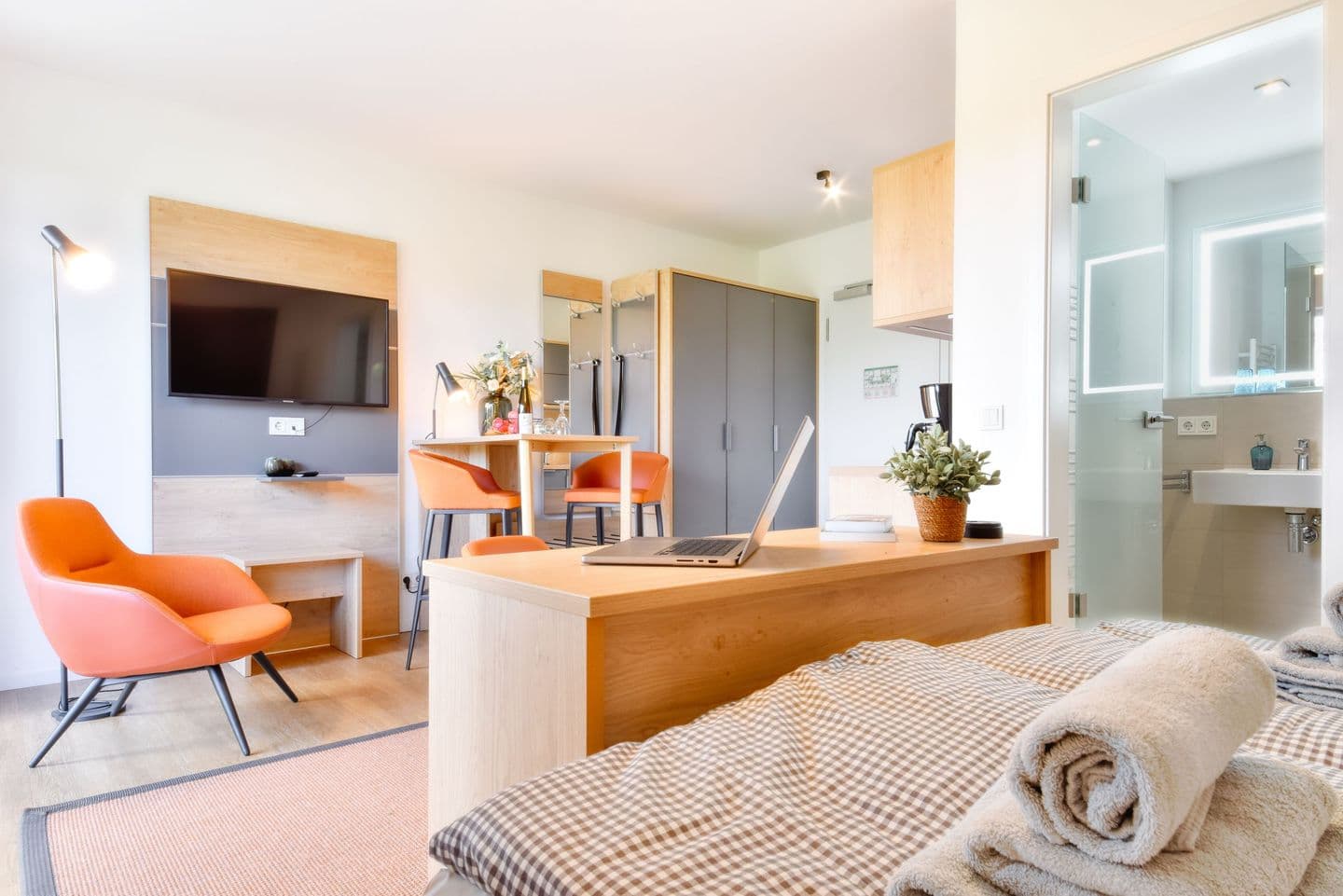 Ferienwohnung Sturmtaucher 24 im Wreecher Idyll Rügen in Wreechen – Wohnzimmer