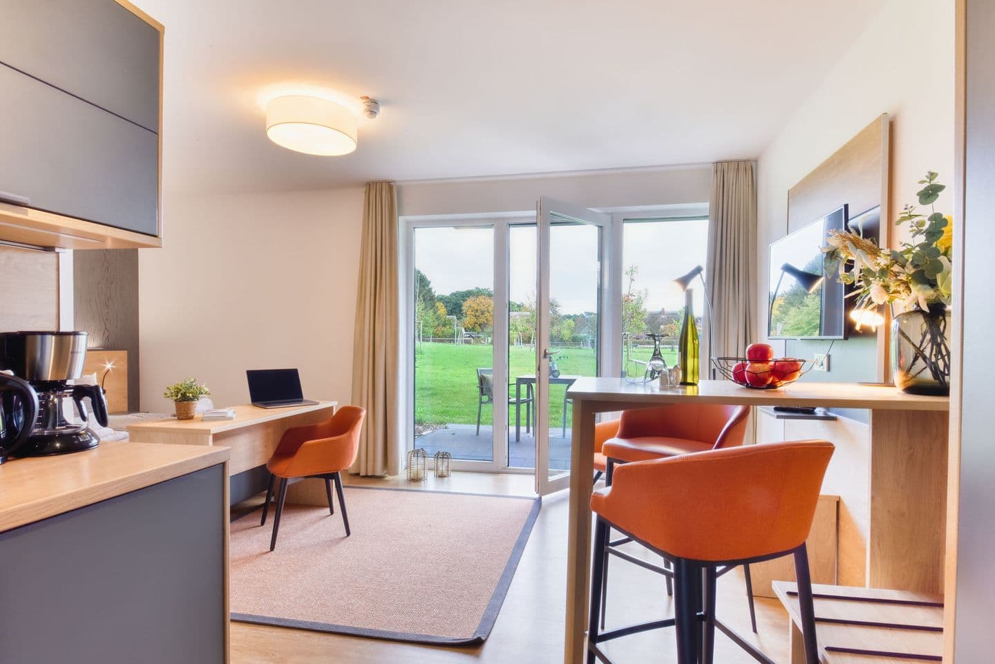 Ferienwohnung Tannenmeise 20 im Wreecher Idyll Rügen in Wreechen – Wohnzimmer