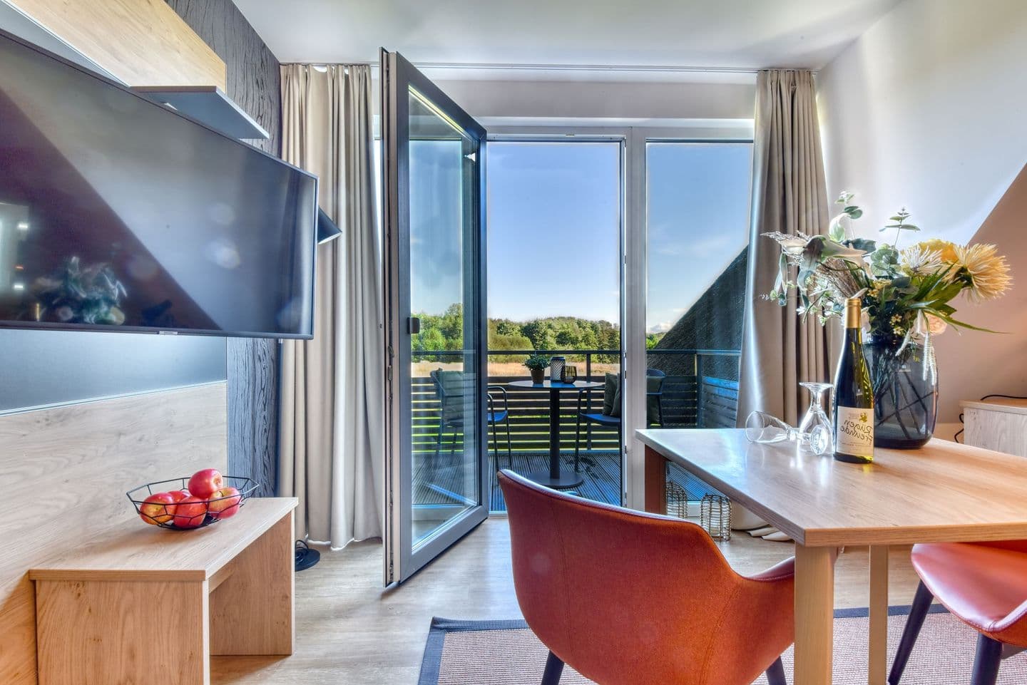 Ferienwohnung Teichhuhn 41 im Wreecher Idyll Rügen in Wreechen – Wohnzimmer