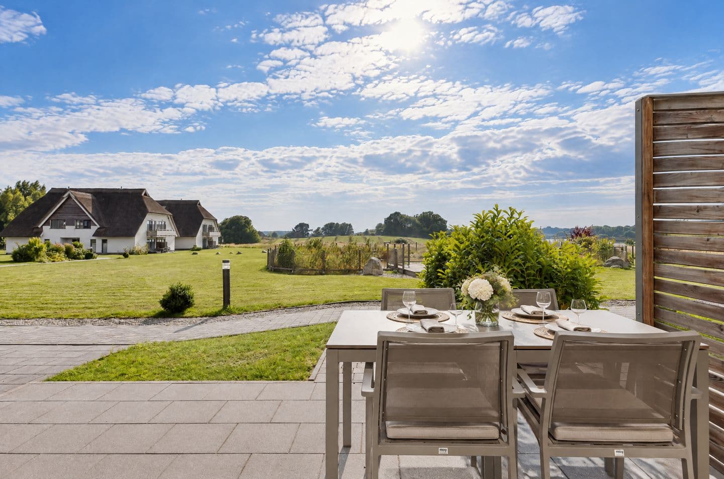 Ferienwohnung Wachtelkönig 06 im Wreecher Idyll Rügen in Wreechen – Terrasse