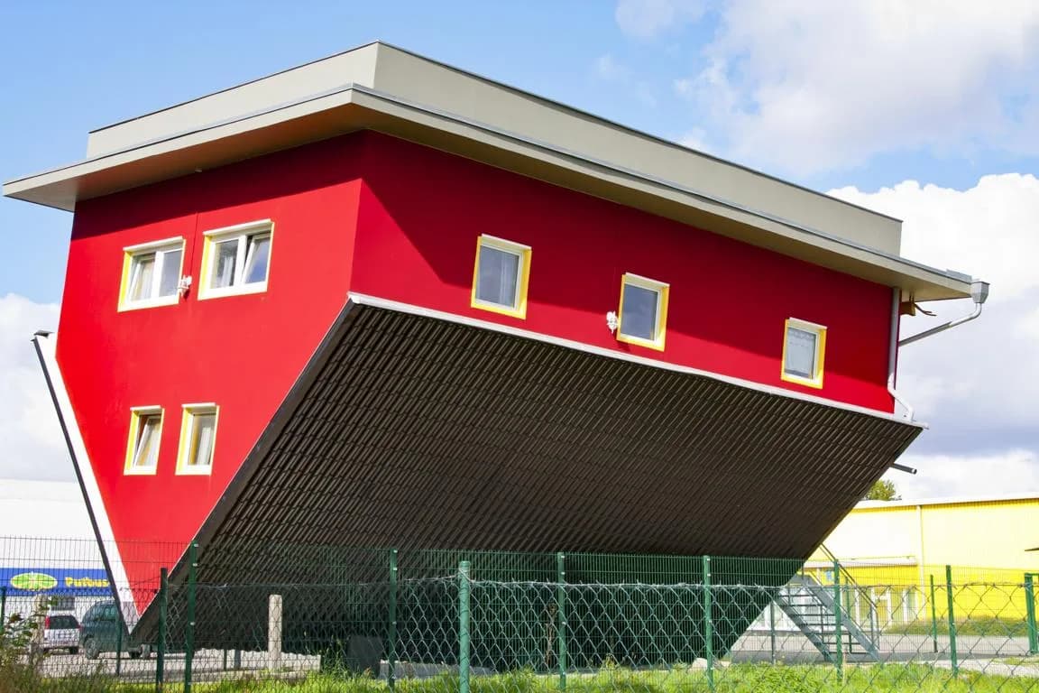 Haus "Kopf über": Die Welt steht Kopf